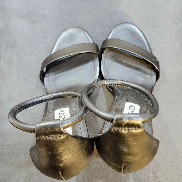 STEVE MADDEN ALMOND TOE ANKLE STRAP SANDAL - Picture 14 of 15